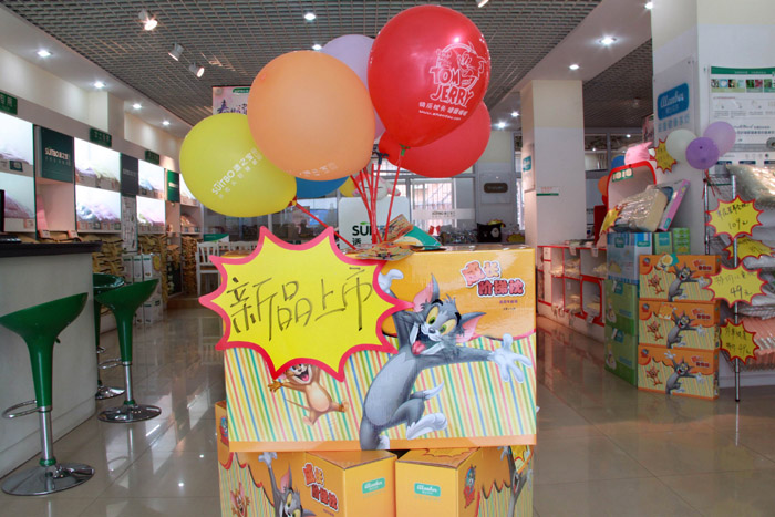 新品儿童成长阶梯枕(猫和老鼠)销售场景设计