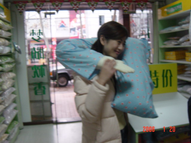 适之宝枕工坊男朋友枕头受南京电视台生活频道采访