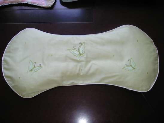 蝴蝶腰枕 52*30cm 浅蓝色贡缎加蝴蝶绣花工艺-四周加伢子 蓝色 蝴蝶绣花 