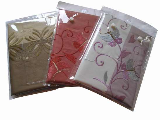 双人枕套	50*140cm	浅咖啡与深咖啡相拼-西式卷草绣花  	咖啡	西式卷草